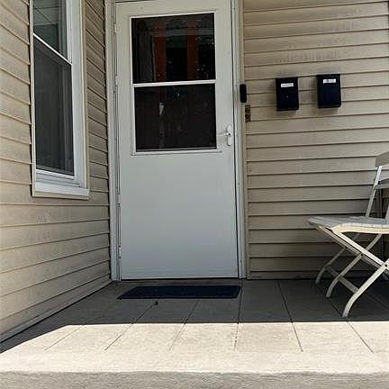 3rd image of 52 Christie Ave #1