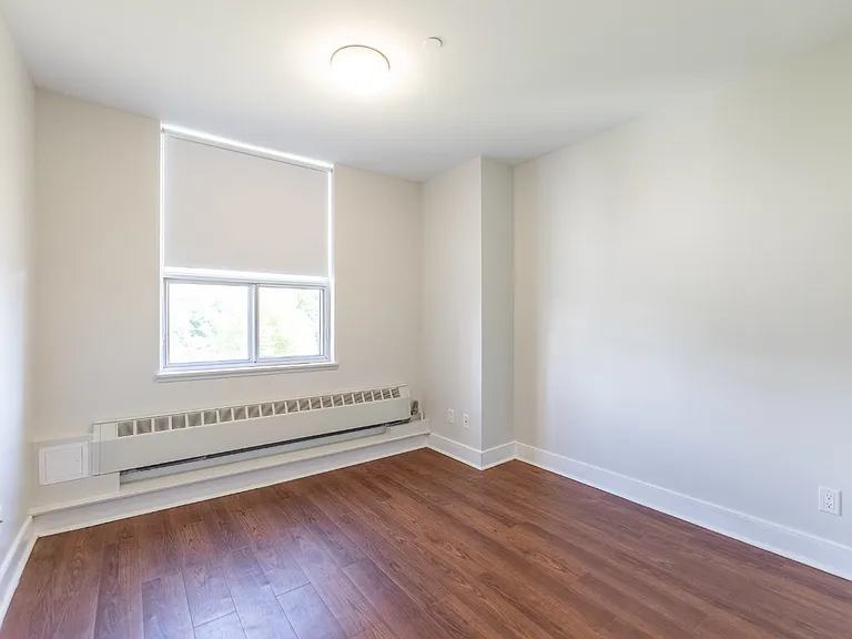 75 Eastdale Ave — Photo 33