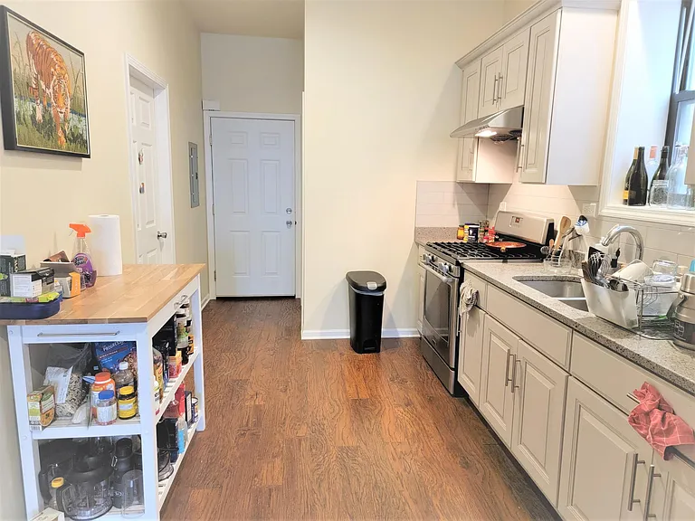 248 W 31st St #2F — Photo 4