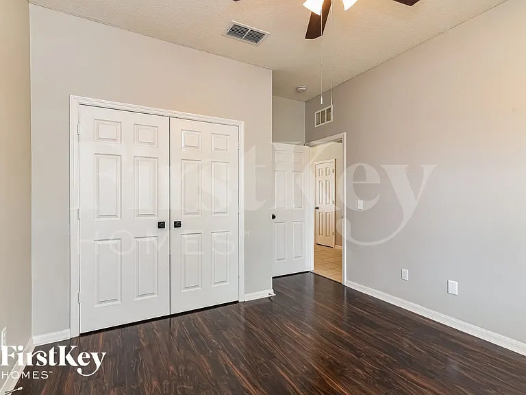 2716 Barclay Ln — Photo 8