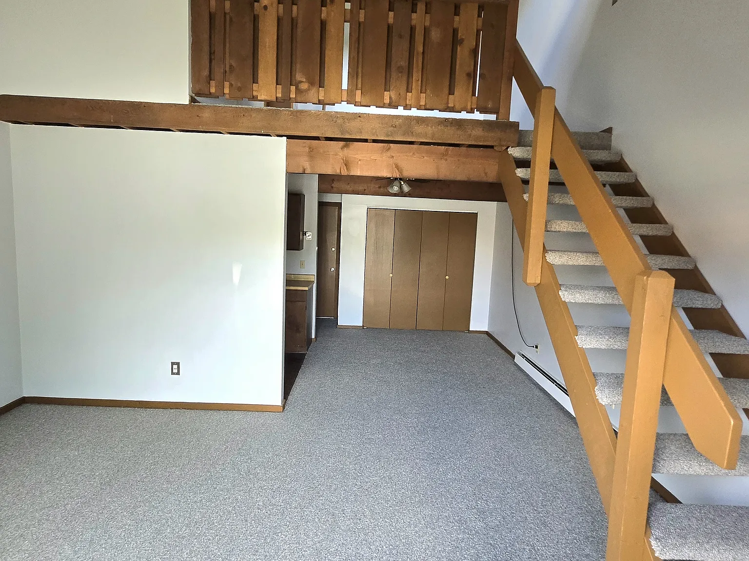 1 bed, 1.5 bath, $750 — Photo 2