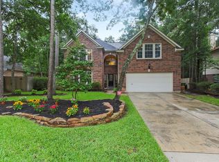 55 E Sterling Pond Cir, The Woodlands, TX 77382