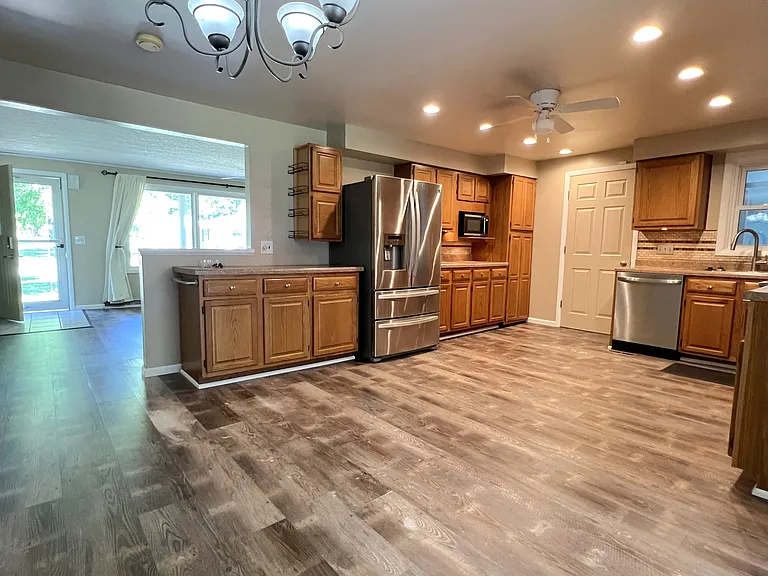 4112 South Dr — Photo 6