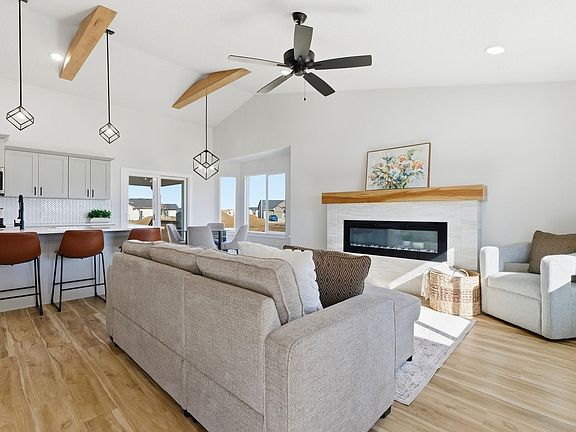 3rd image of 5425 N Saint Paul Ct