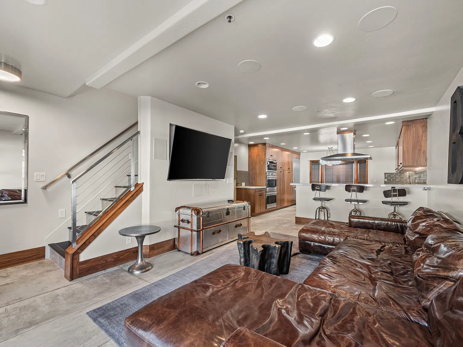 3 bed, 2.5 bath, $750 — Photo 3