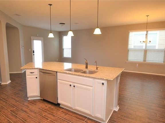 4th image of 240 Bowie Dr