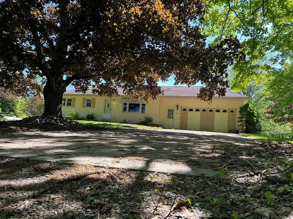 4590 Secord Lake Rd, Leonard, MI 48367