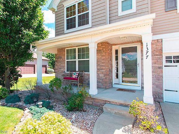 2nd image of 1377 Easton Way
