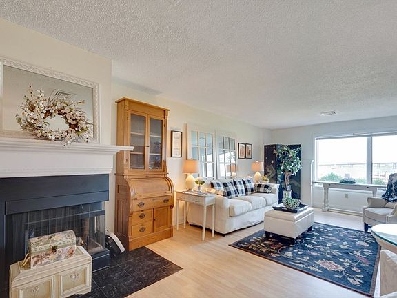 5th image of 700 Shore Dr #3-303