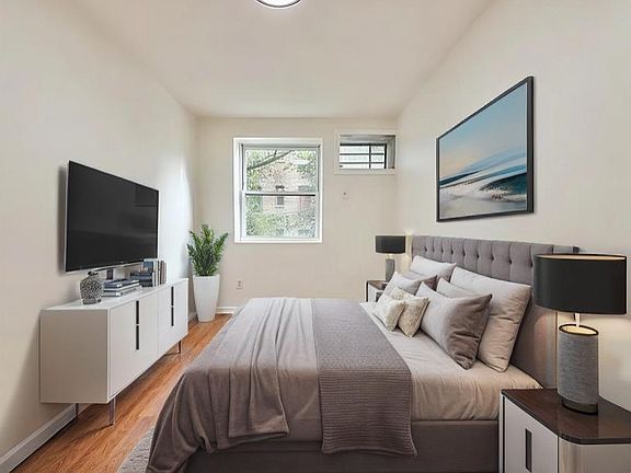 4th image of 1309 Gates Ave APT 1