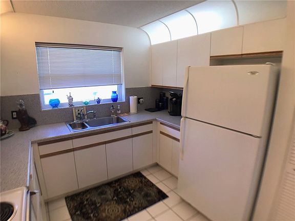 5th image of 670 E Lake Jasmine Cir APT 201