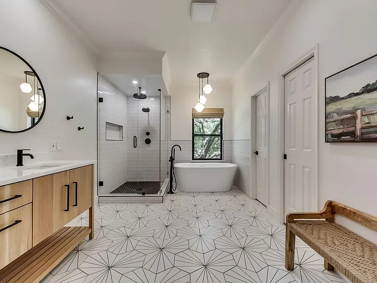 2216 Ridgecrest Trl — Photo 32