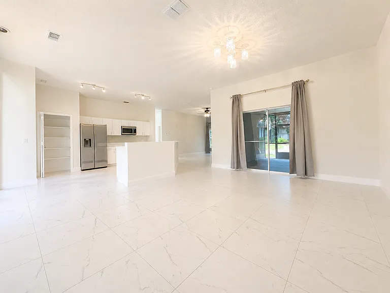 1636 Thoroughbred Dr — Photo 7