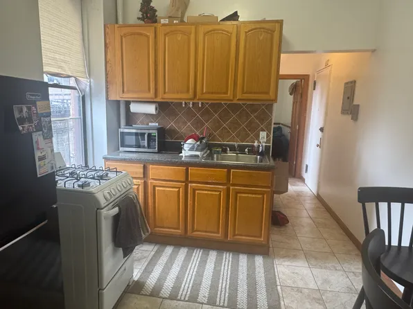 346 East 59th Street image 1 of 10