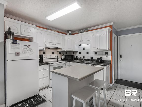 3rd image of 400 Plantation Rd #2217