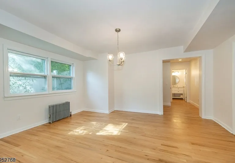 19 Center Ave — Photo 13