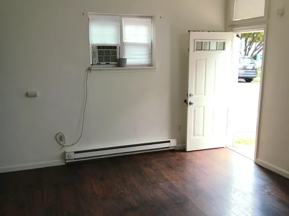 1105 Clifton Ave, Collingdale, PA 19023