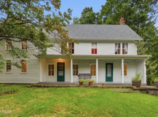 350 Stock Farm Rd, Lake Ariel, PA 18436