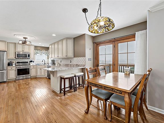 4th image of 204 Rolling Hill Farm Dr