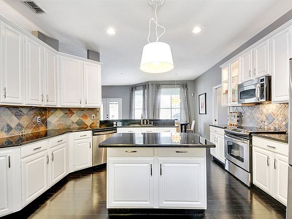 3rd image of 10115 Cove Lake Dr