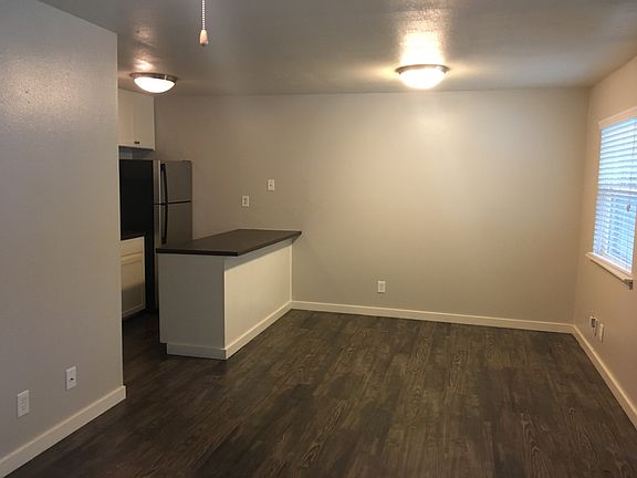 3rd image of 1131 Hollow Creek Dr #0B-1Ba