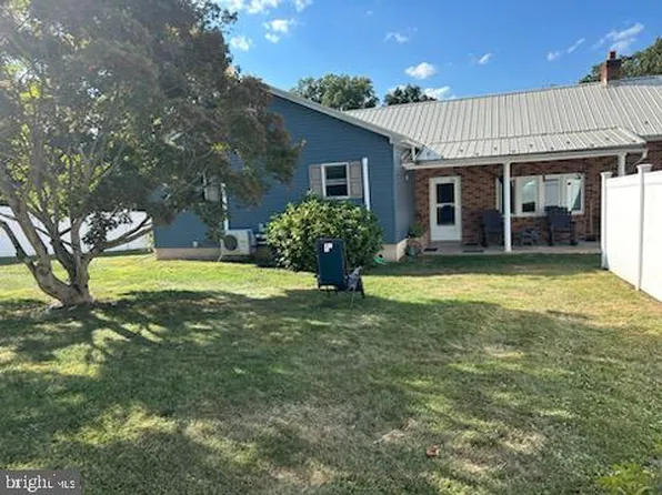 9 Pine Dr, Lewistown, PA 17044