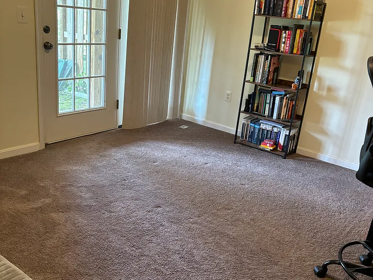 105 Barrett Ct — Photo 6