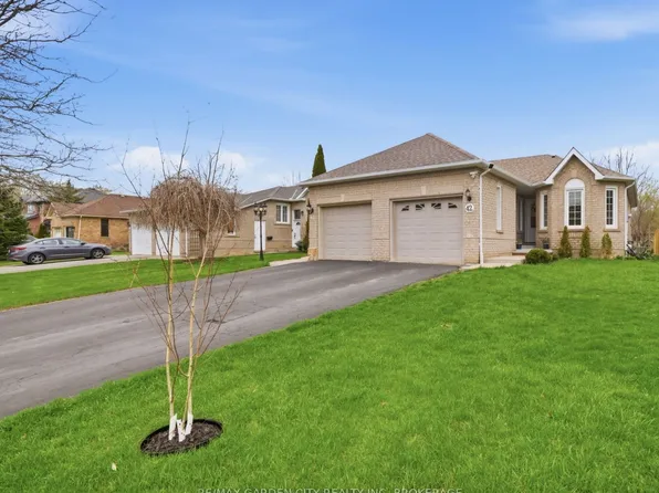42 Jackson Ct W, Welland, ON L3C 7G2