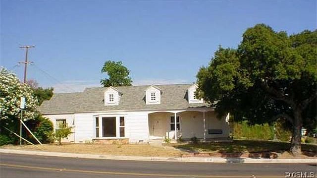 1st image of 2748 Fair Oaks Ave