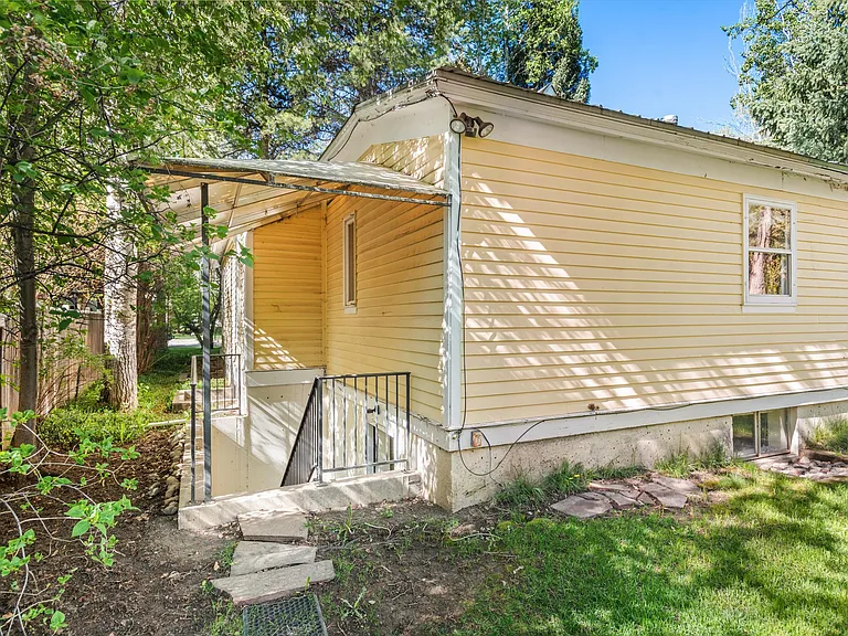 406 W Smuggler St — Photo 25