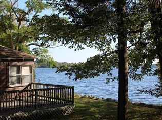 99 Ocean Ave, Halifax, MA 02341