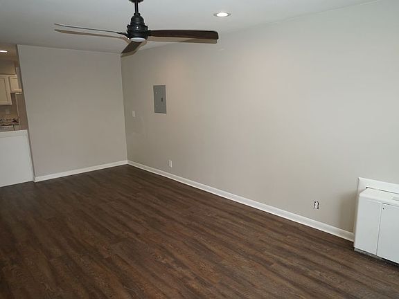 5th image of 1050 N Corona St APT 114