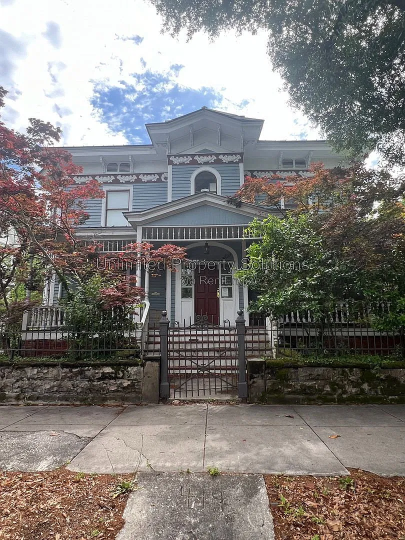 2 bed, 1.0 bath, 1200 sqft, $1,525 — Photo 1