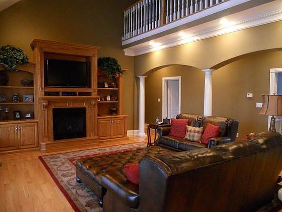 4th image of 629 Brown Meadow Dr