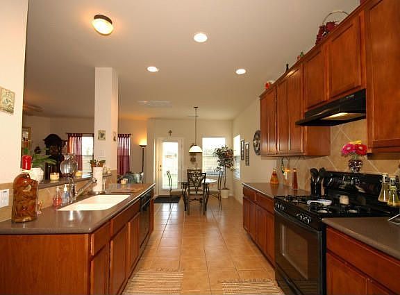 5th image of 1206 Willowbrook Dr