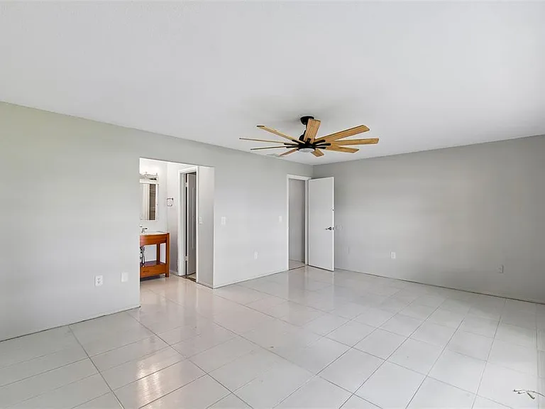 400 E Silver Star Rd — Photo 30