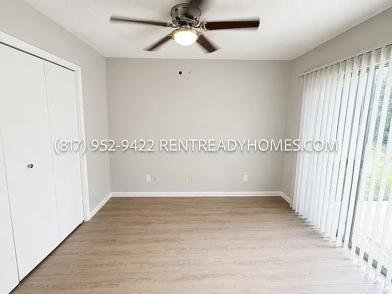 318 Frontier Dr. * — Photo 8