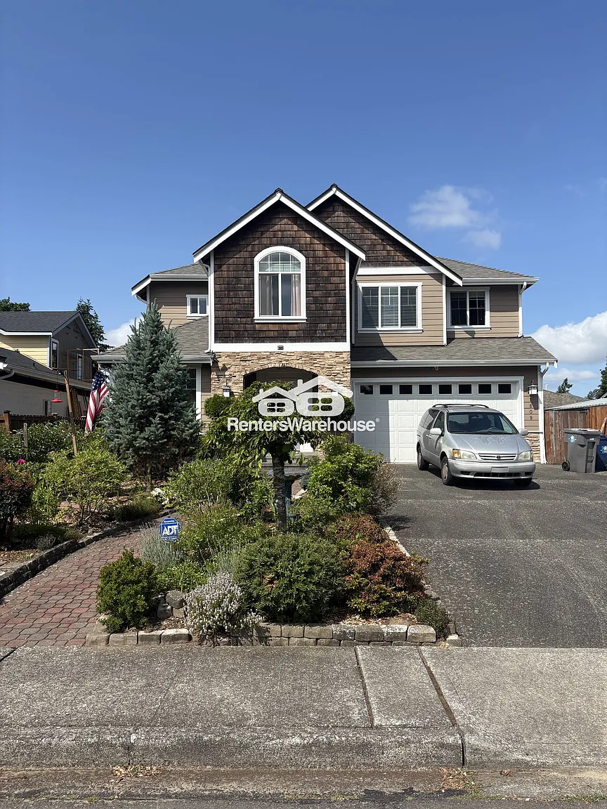 1609 Blaine Ave NE photo 1