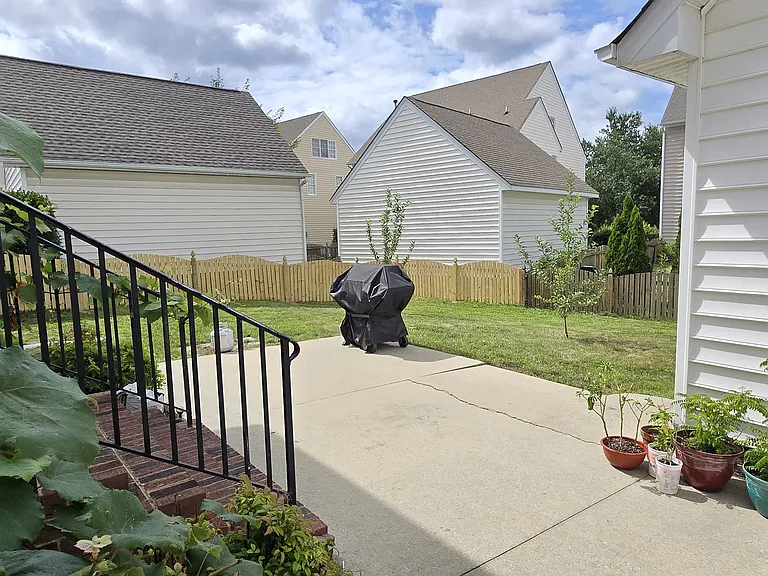 4804 Coachmans Landing Ct — Photo 56