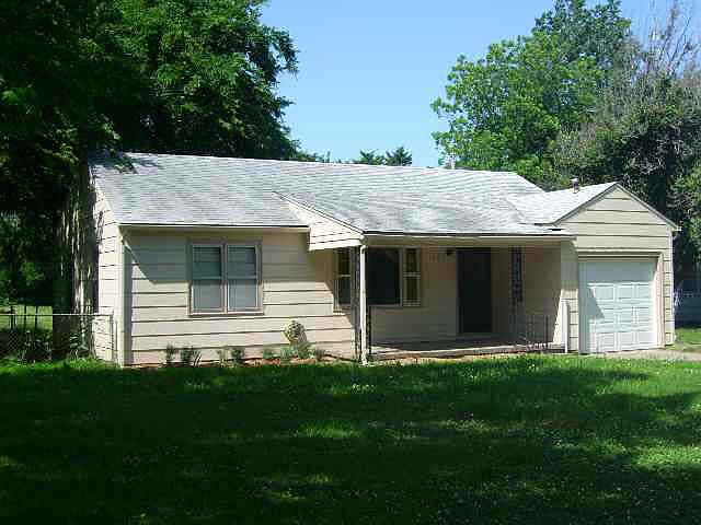 1st image of 1623 Terrace Dr