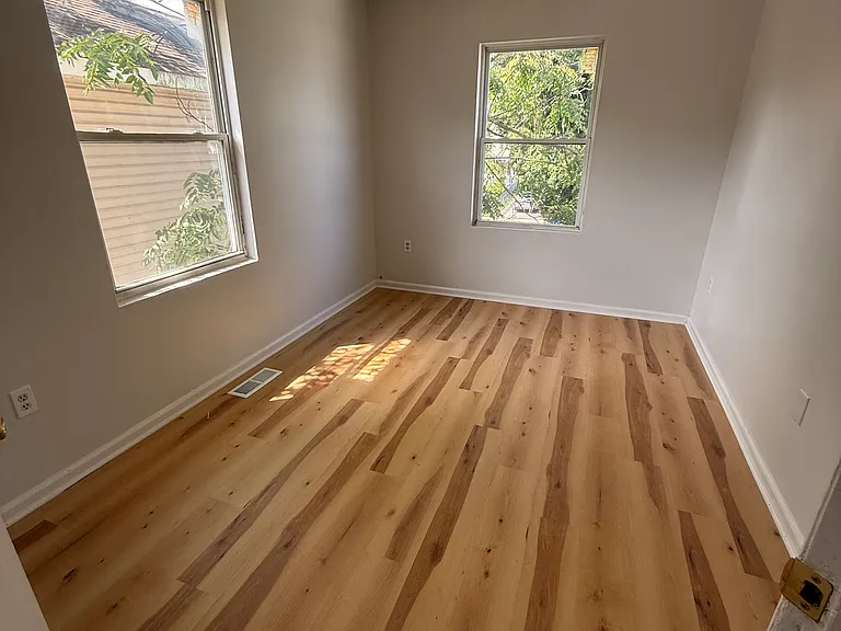 21 Avenue A — Photo 17