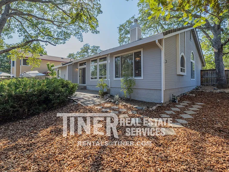 180 Briggs Ranch Dr — Photo 35