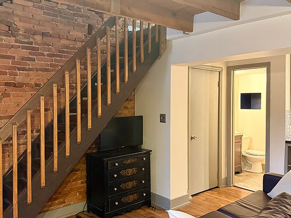 3rd image of 255 W Walnut St Unit 2