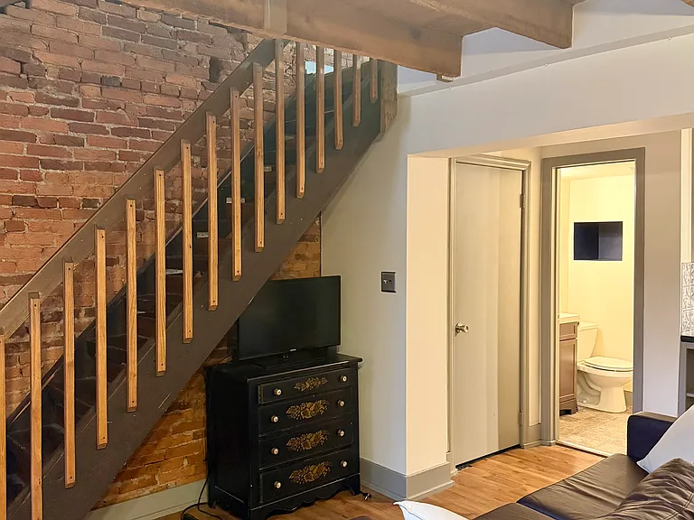 255 W Walnut St #2 — Photo 3