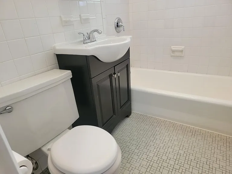Updated Full Bath with Tile Floor