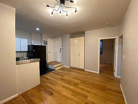 3rd image of 2168 35th St APT 1H