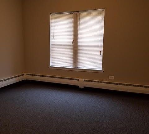 4th image of 547 N Pine Ave APT 3