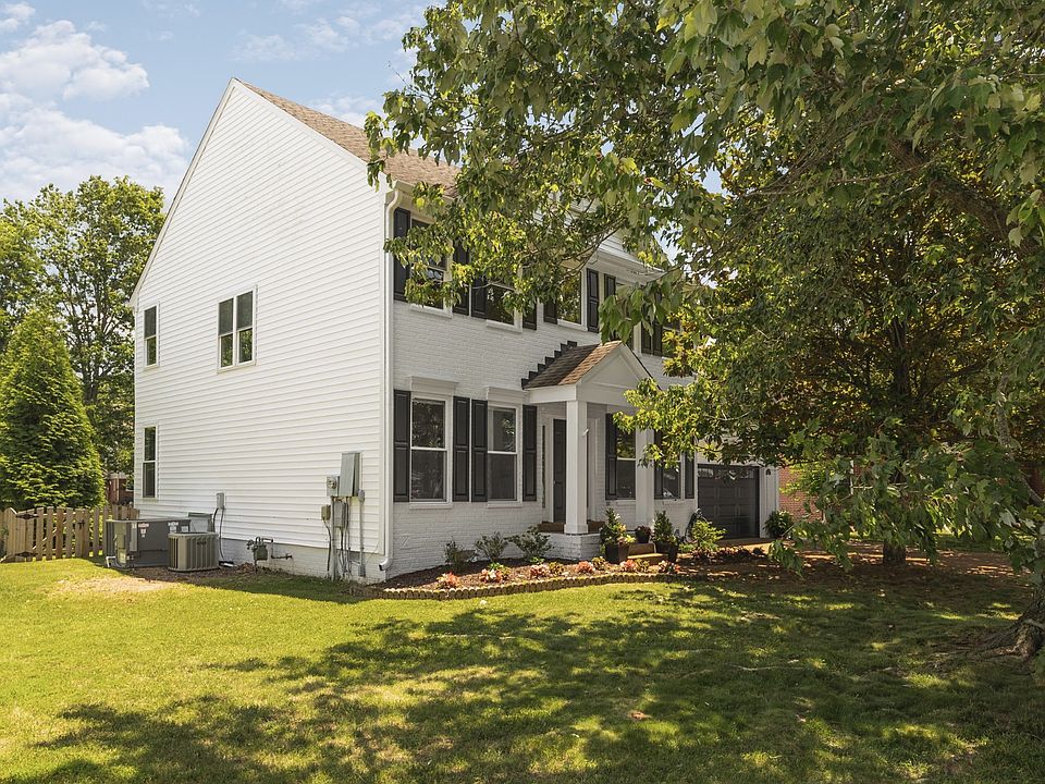 1st image of 105 Blossom Ct