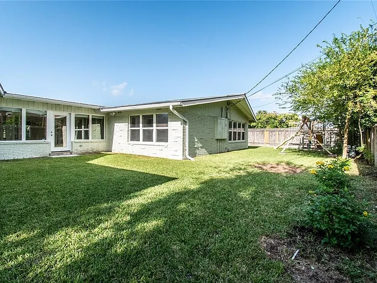 301 Williamson Pl — Photo 5
