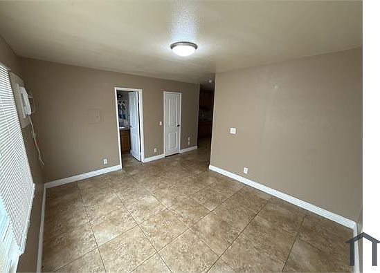 1st image of 305 N 10th St APT 18
